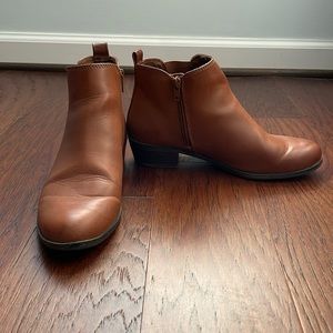 So Cognac Brown Ankle Booties Size 9